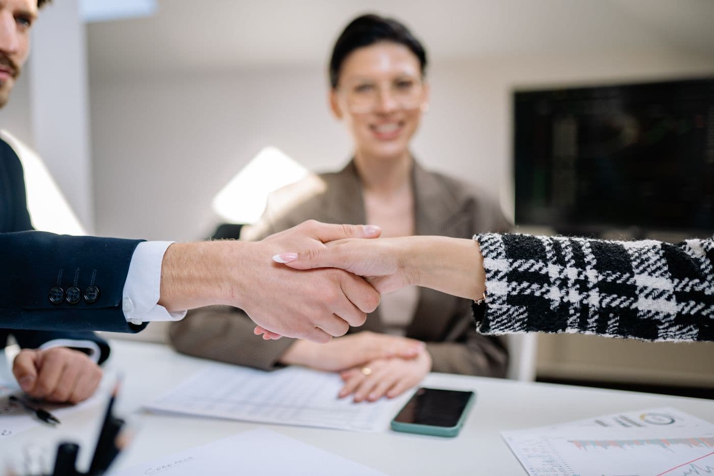 Advisors agreeing on a recommendation with a client